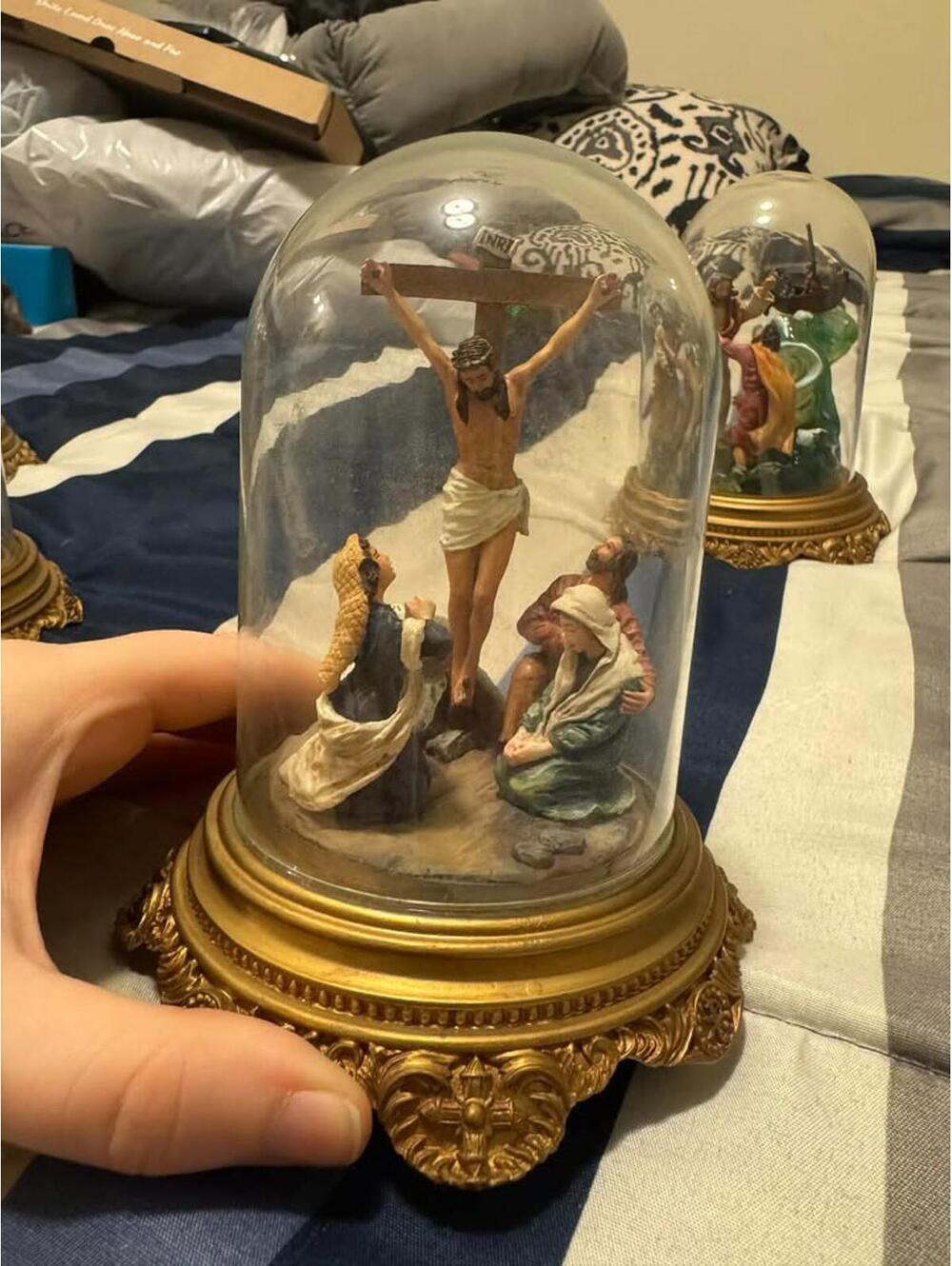 Vintage Franklin Mint Glass Dome Figures - Set of 6 - Mint Condition - Picture 3 of 9